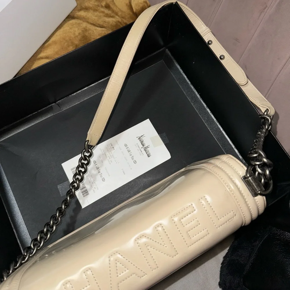 CHANEL BOY PATENT LEATHER CROSSBODY BAG - Picture 12 of 15